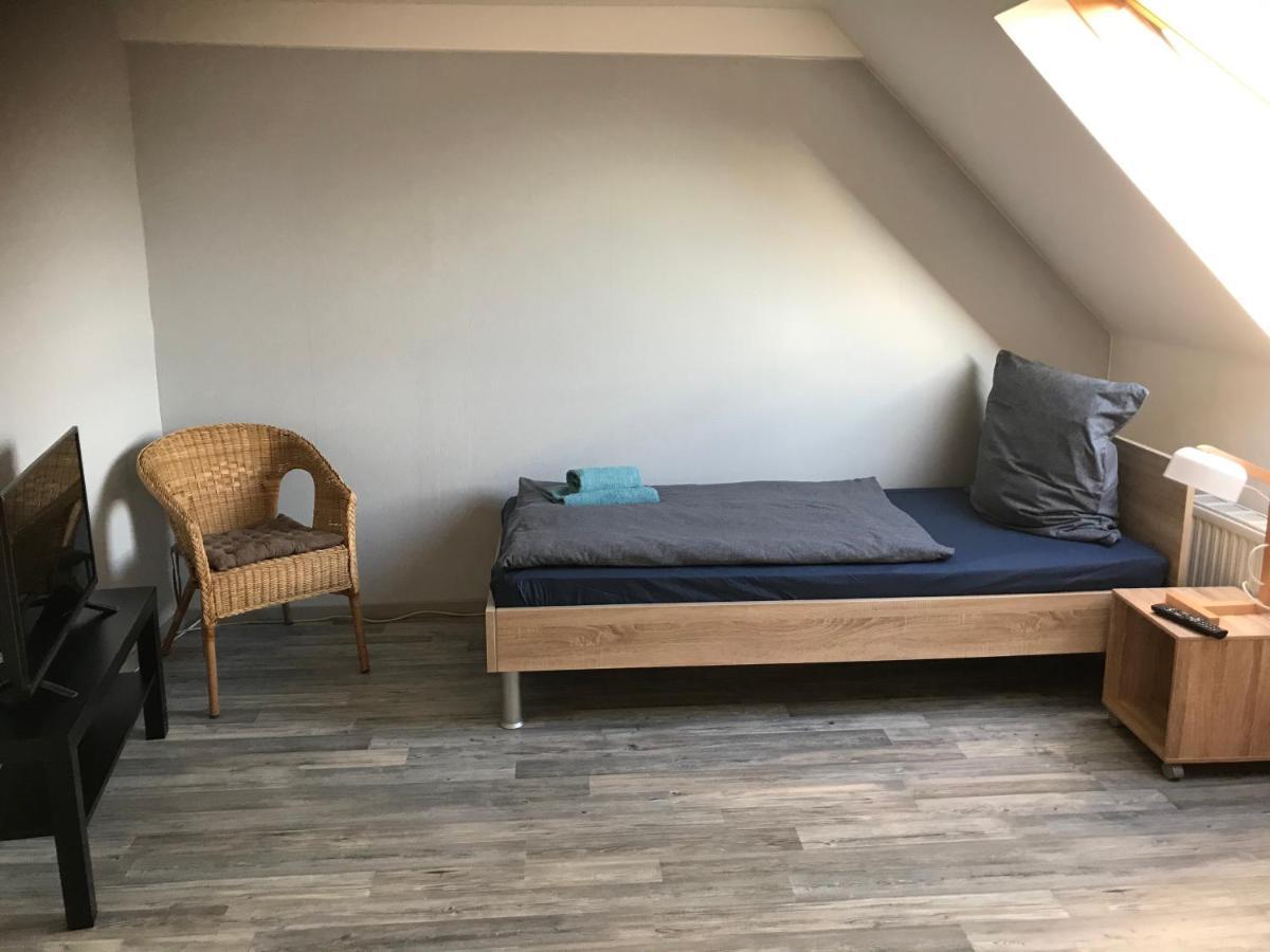 Monteur - Privat Zimmer Langerwehe Geich エクステリア 写真